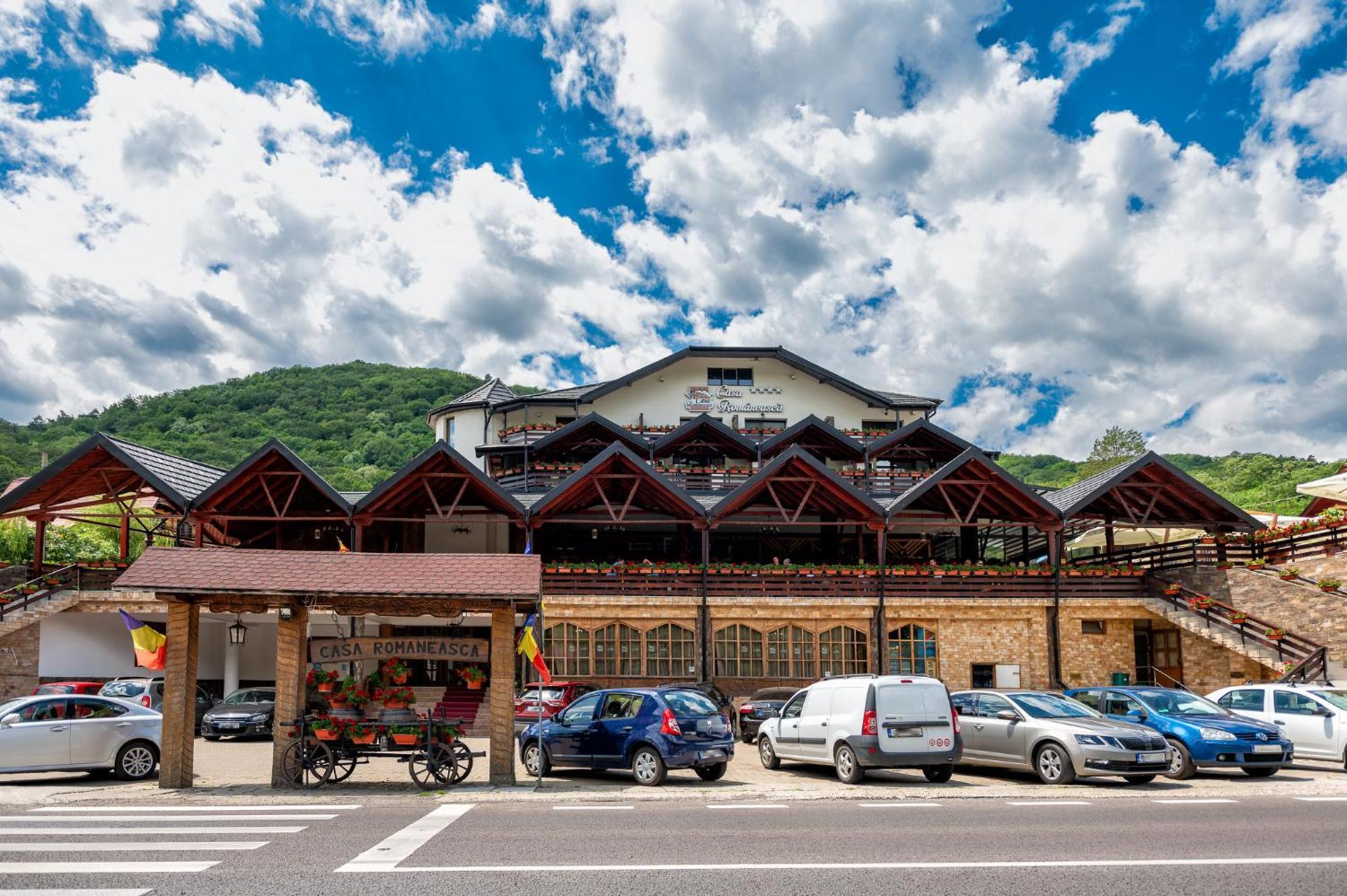 Complex Turistic Casa Romaneasca Кэлимэнешти Экстерьер фото